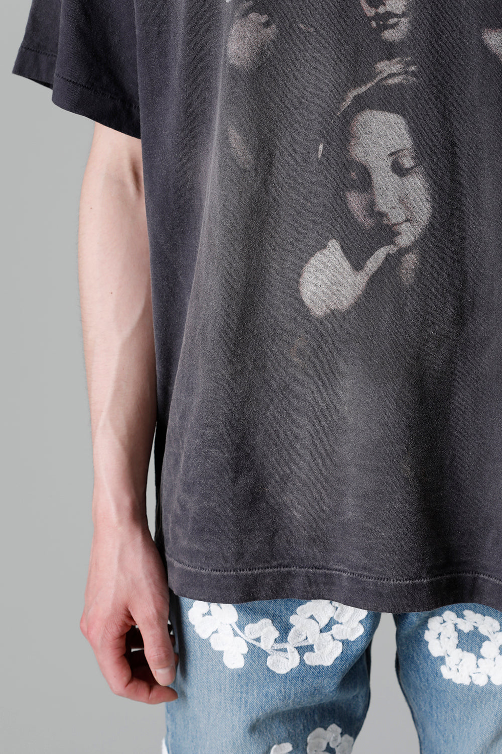 DENIM TEARS × ©SAINT M×××××× "SAINT TEARS" FACES Short sleeve T-shirt