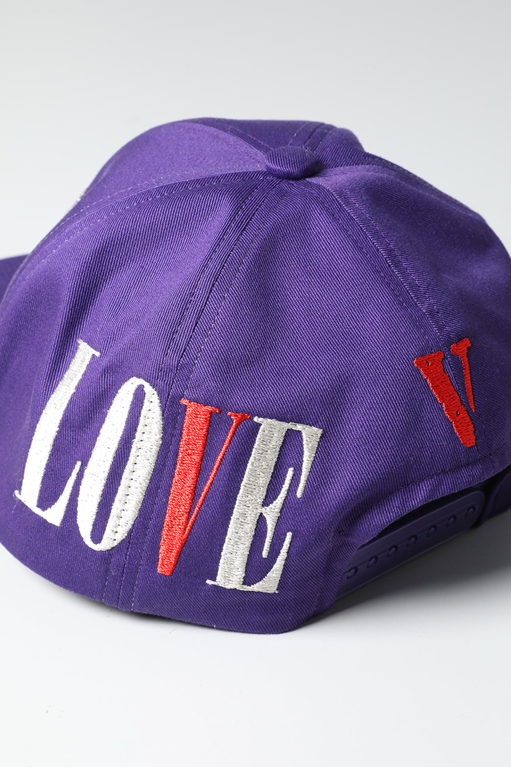 VLONE × ©SAINT M×××××× Cap Purple