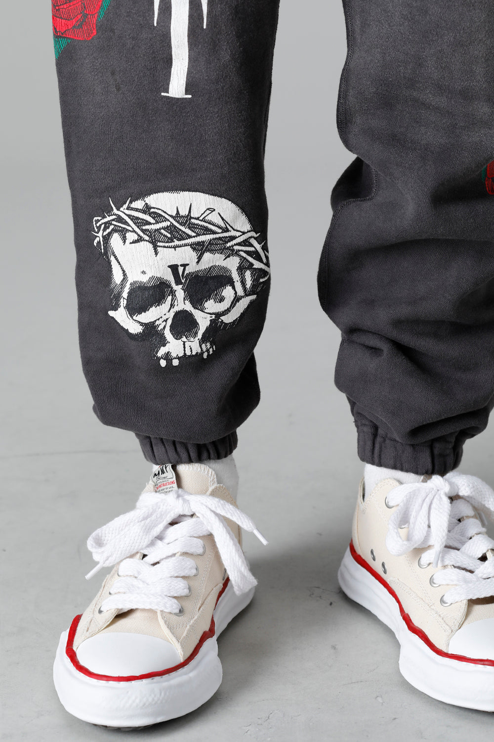 VLONE × ©SAINT M×××××× Sweat pants