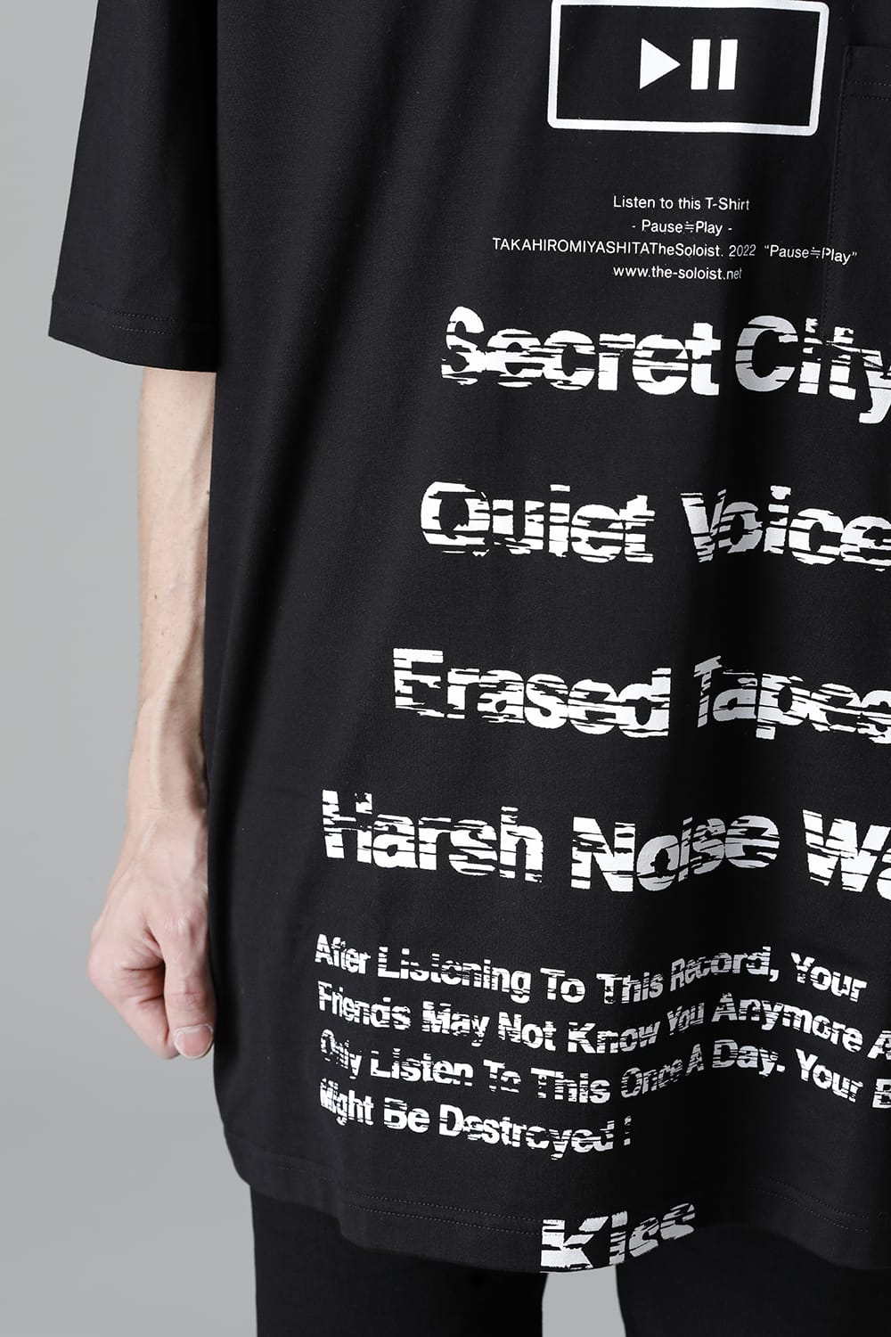 oversized s/s t. (pause≒play) Black