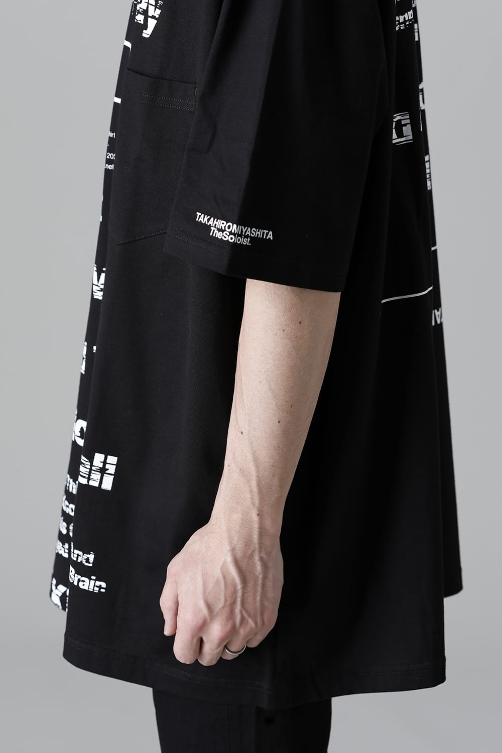 oversized s/s t. (pause≒play) Black