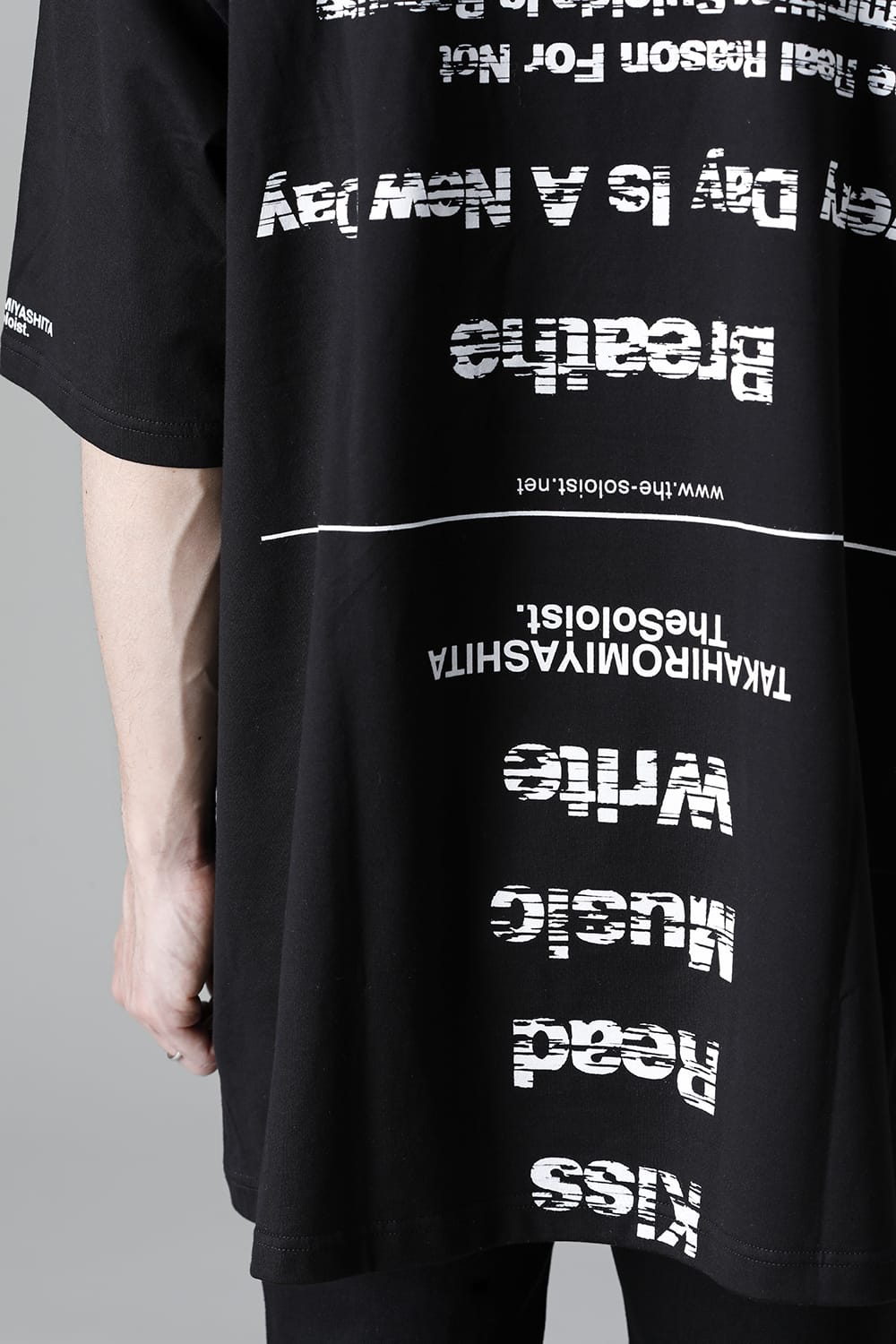 oversized s/s t. (pause≒play) Black