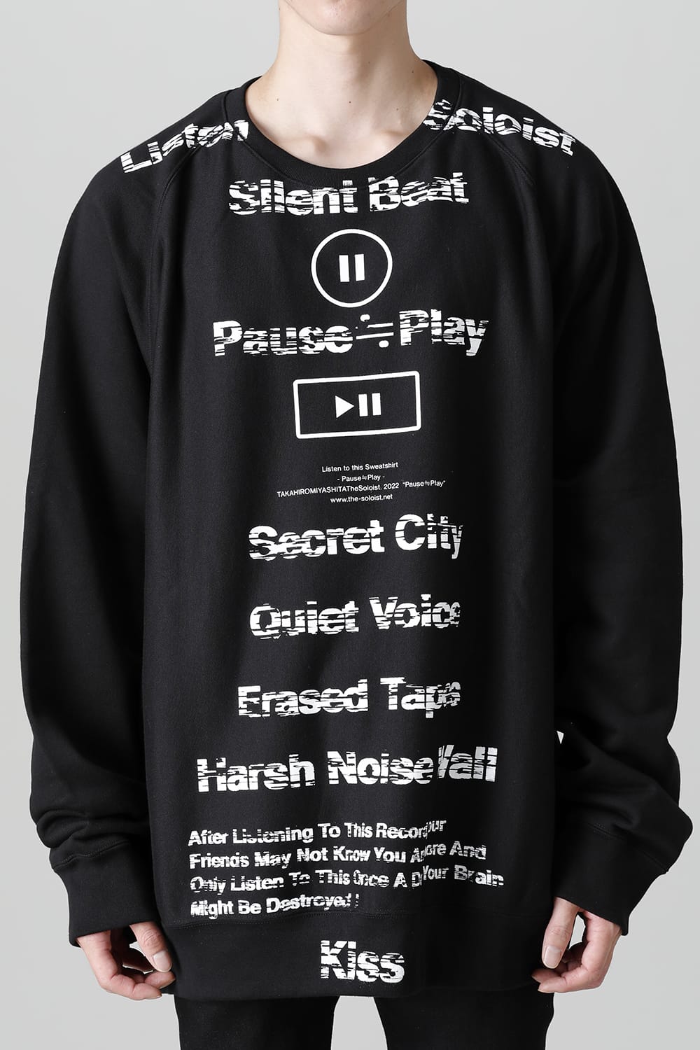 oversized crew neck sweatshirt. (pause≒play)