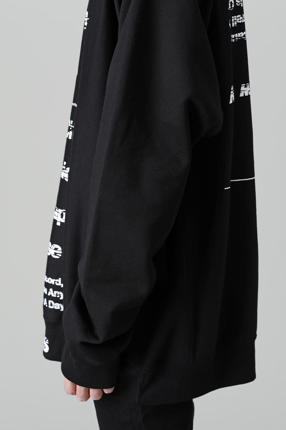 oversized crew neck sweatshirt. (pause≒play)