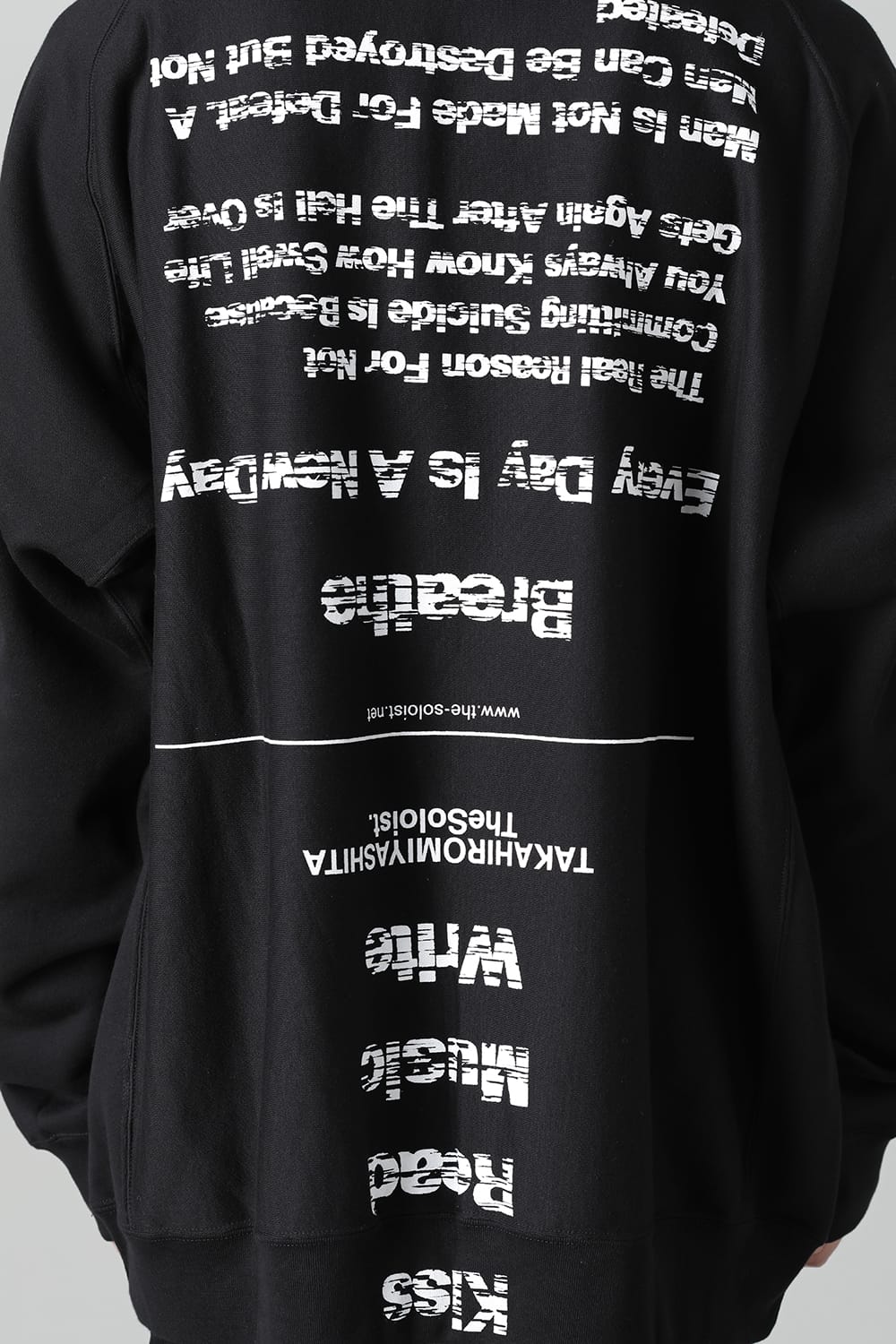 oversized crew neck sweatshirt. (pause≒play)
