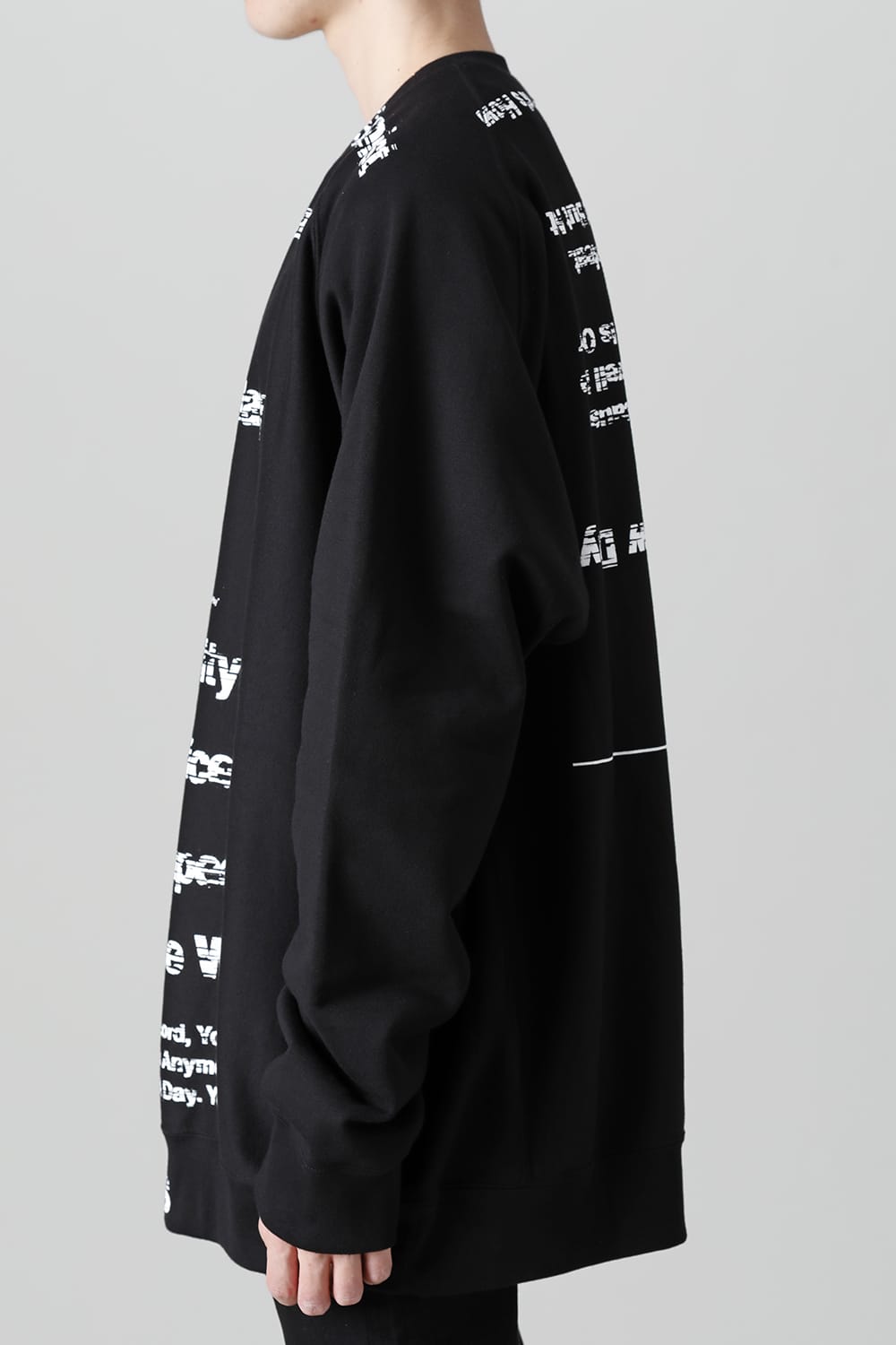 oversized crew neck sweatshirt. (pause≒play)