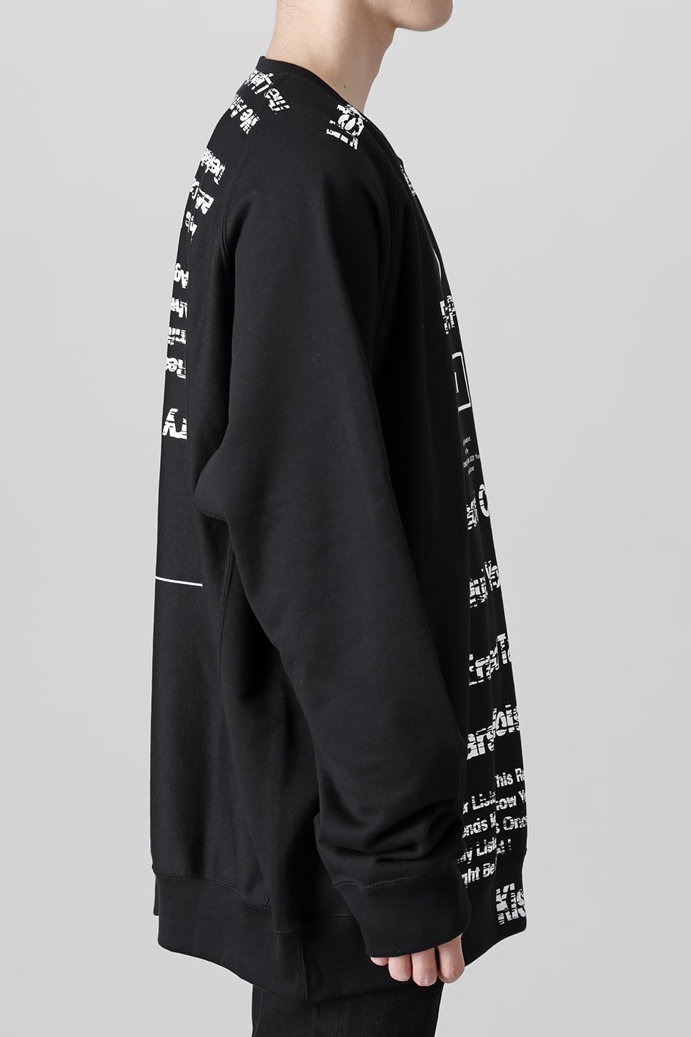 oversized crew neck sweatshirt. (pause≒play)
