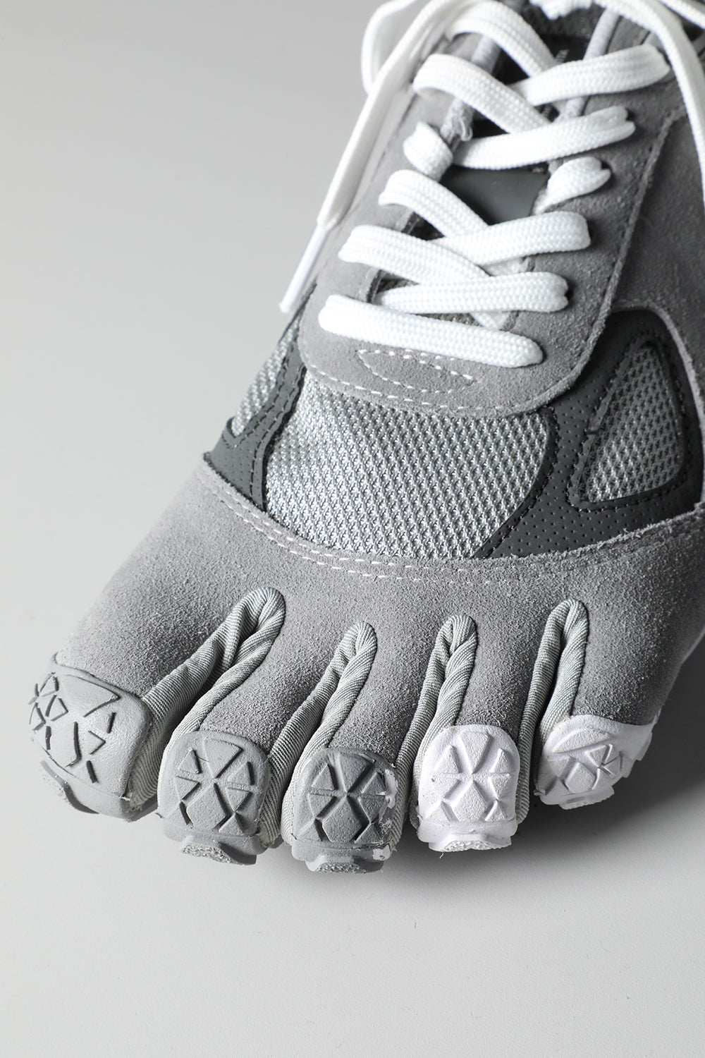 five fingers shoes.(men's) Gray