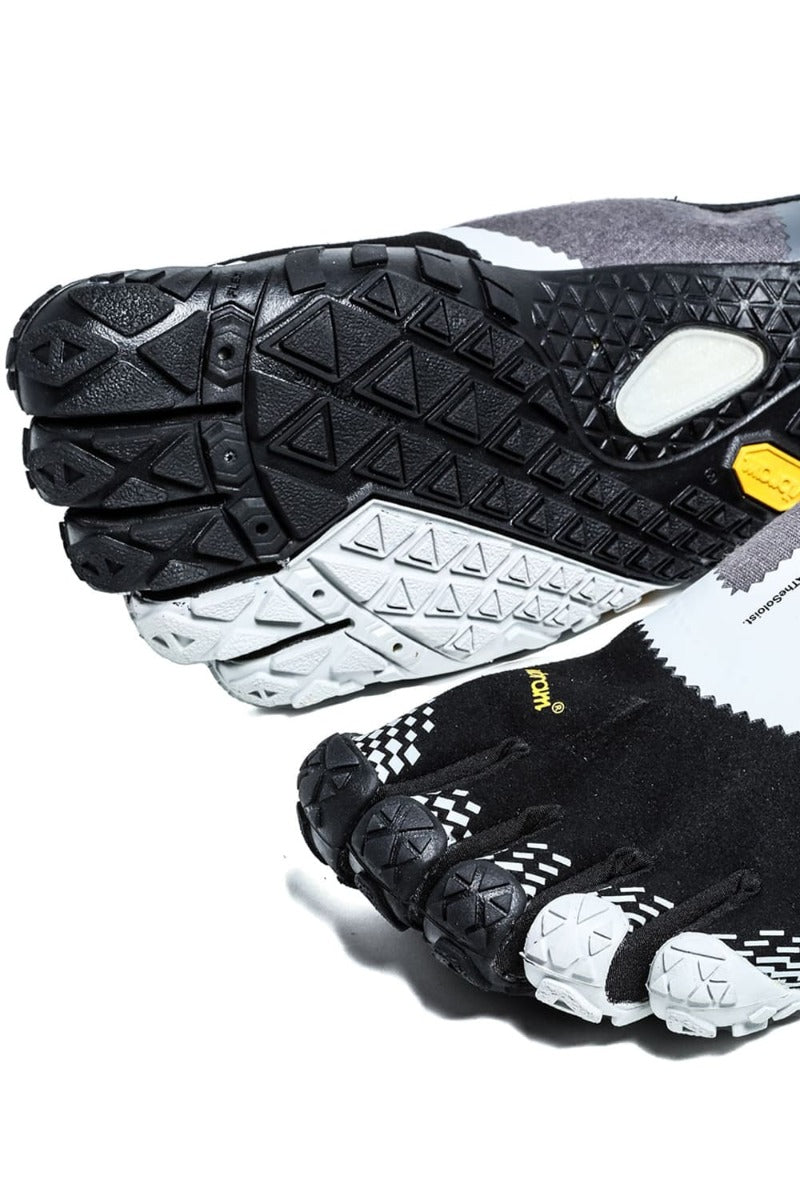 nin-sabo-soloist.(fivefinger slip on) Black