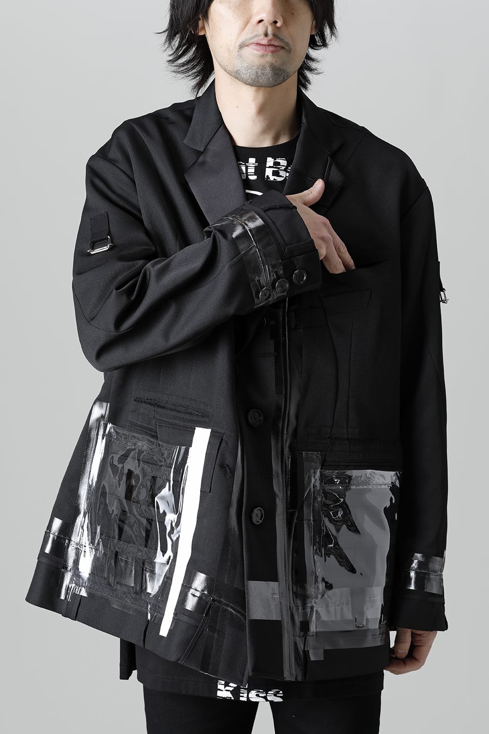 re-sized notched lapels jacket.