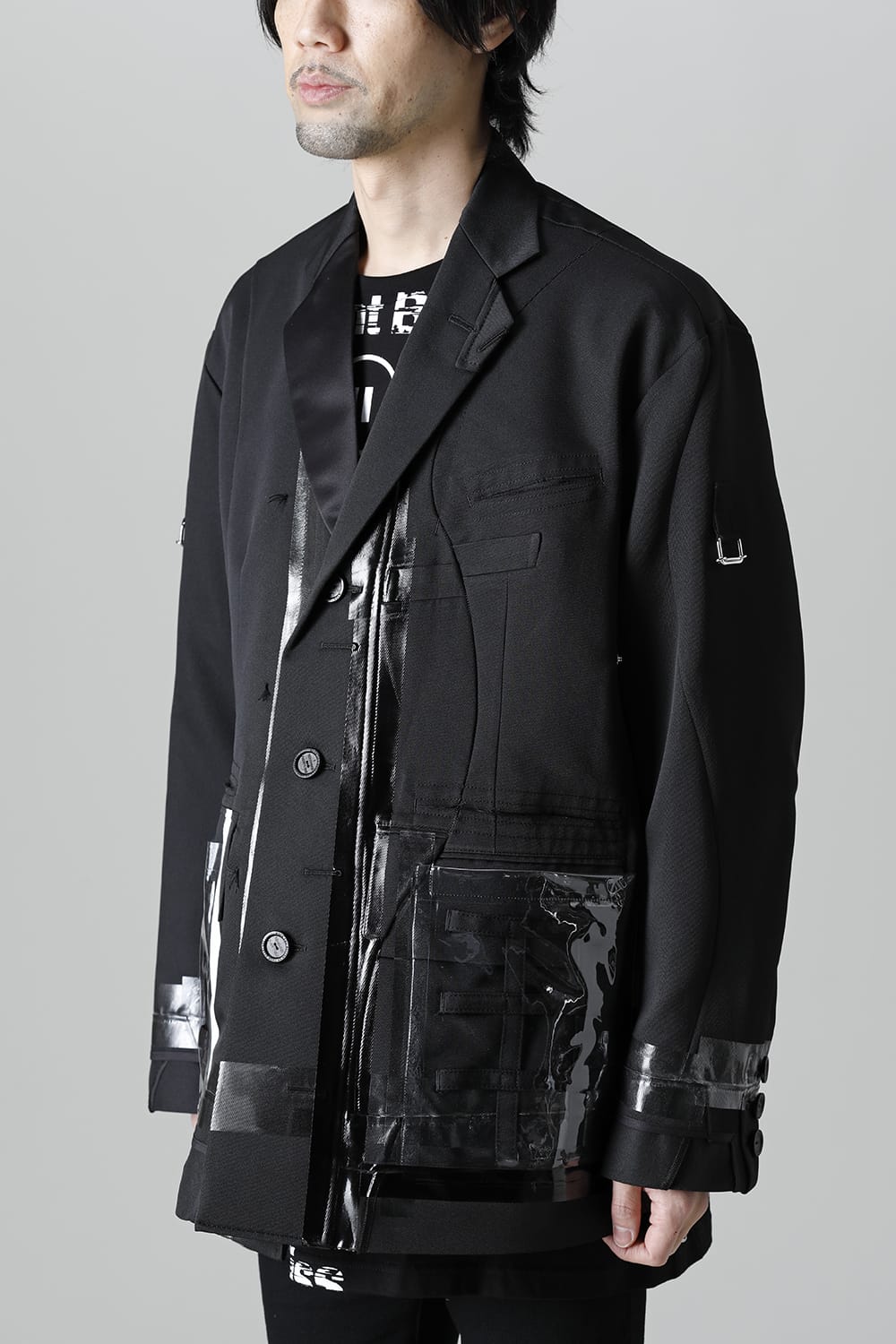 re-sized notched lapels jacket.