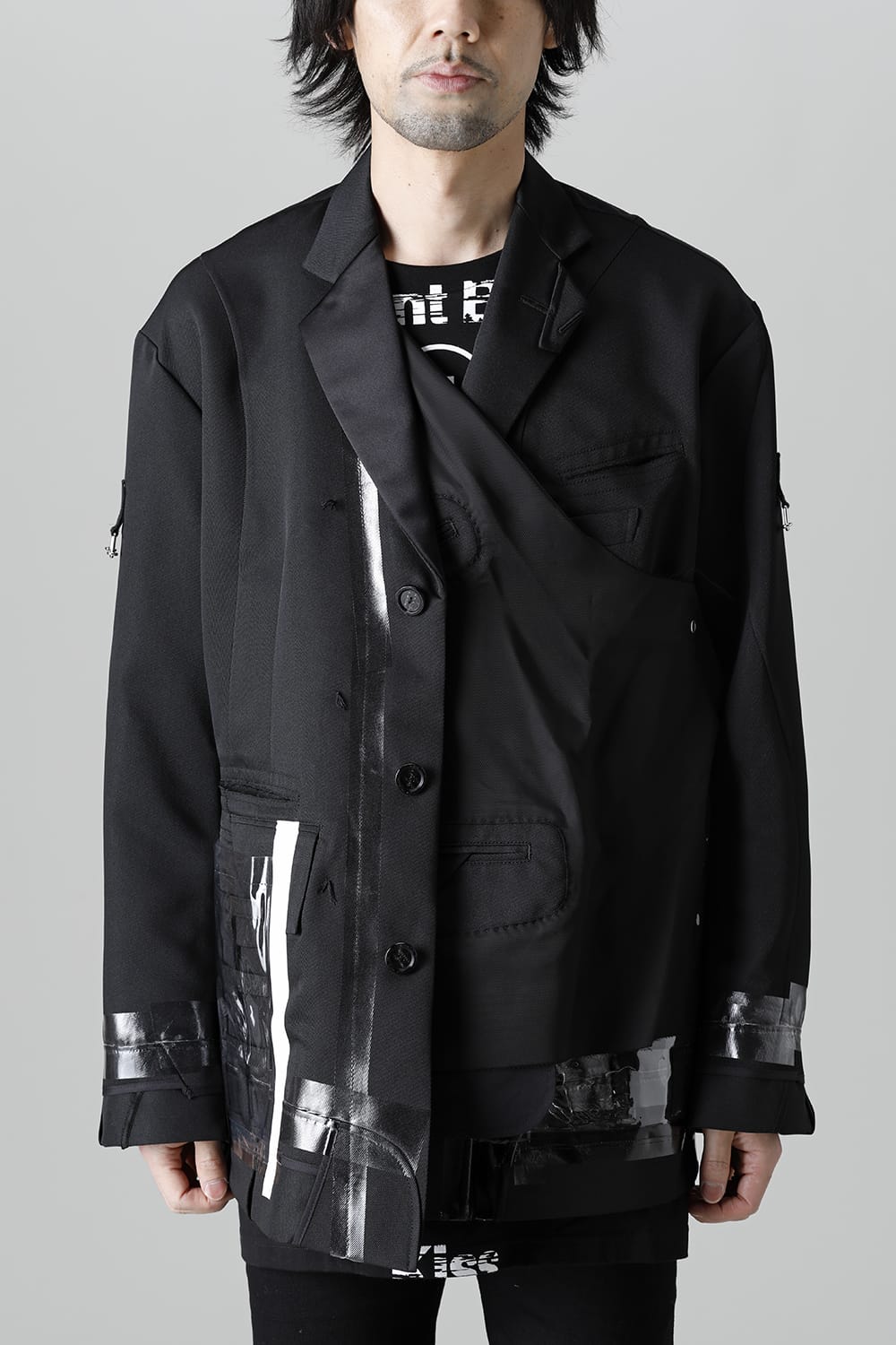 re-sized notched lapels jacket.