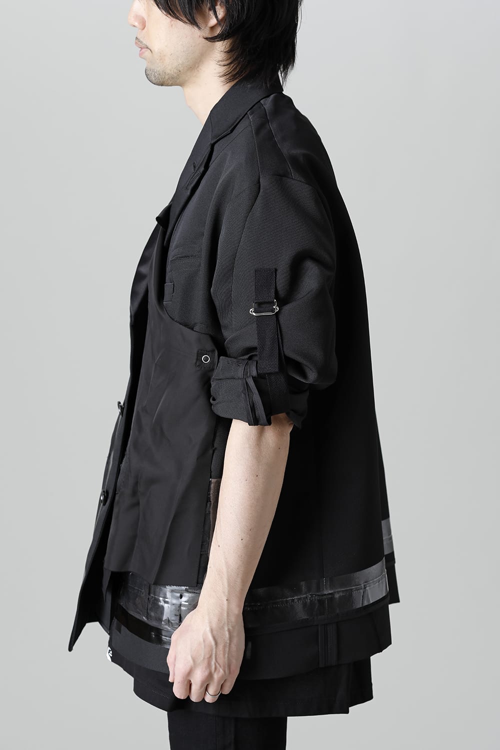 re-sized notched lapels jacket.