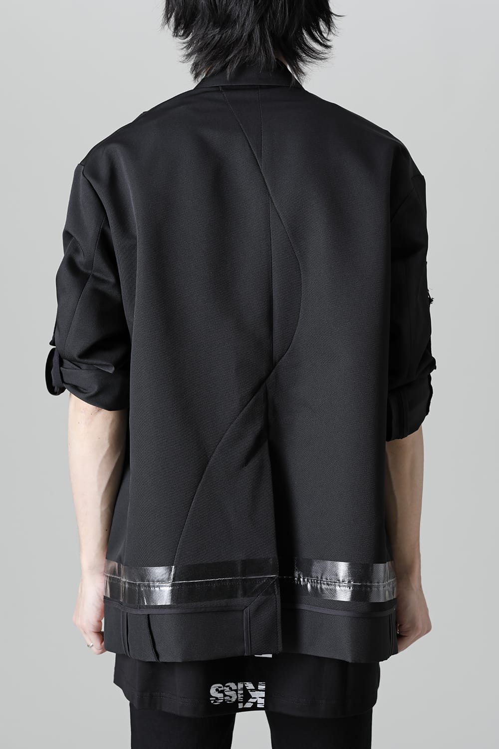 re-sized notched lapels jacket.