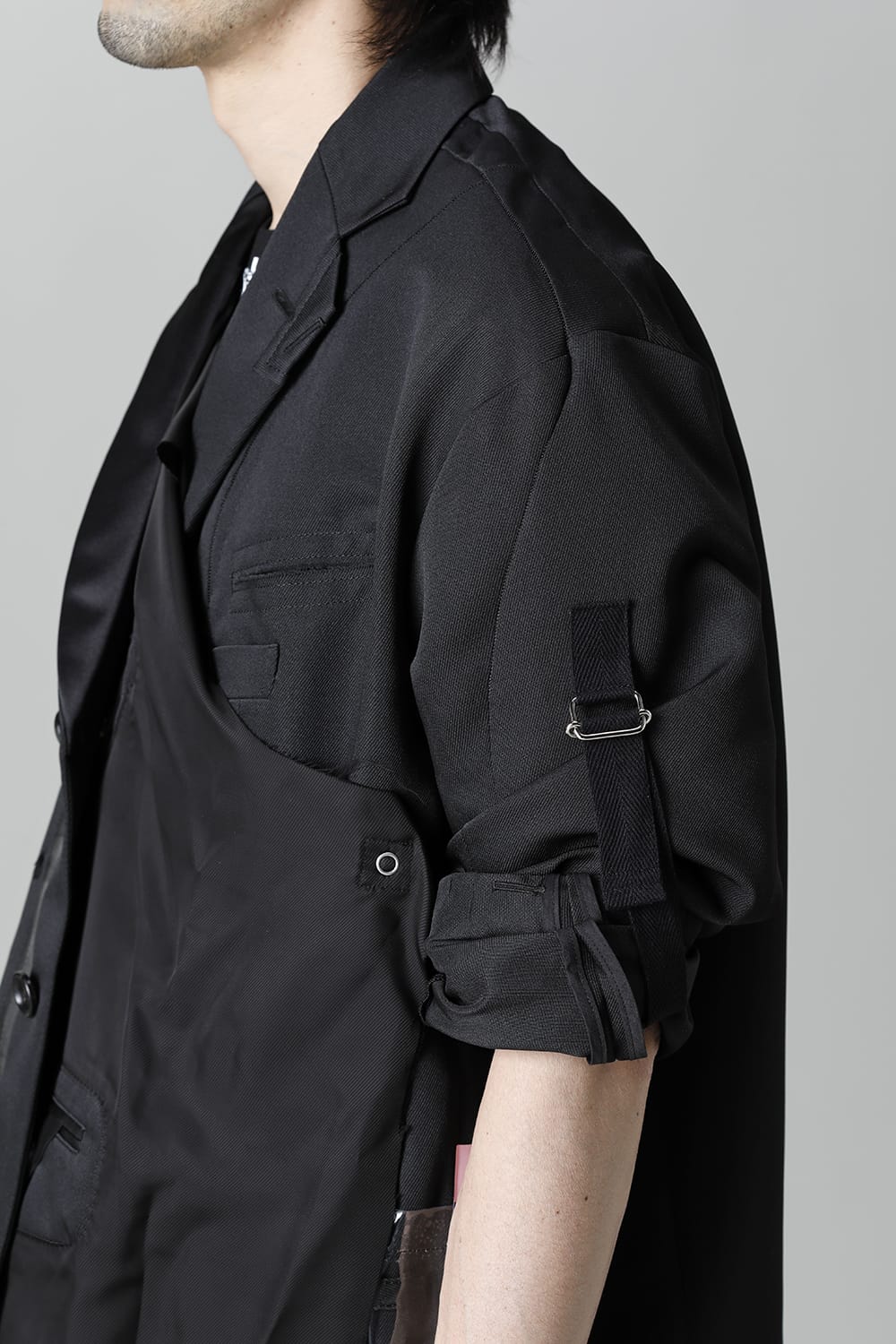 re-sized notched lapels jacket.