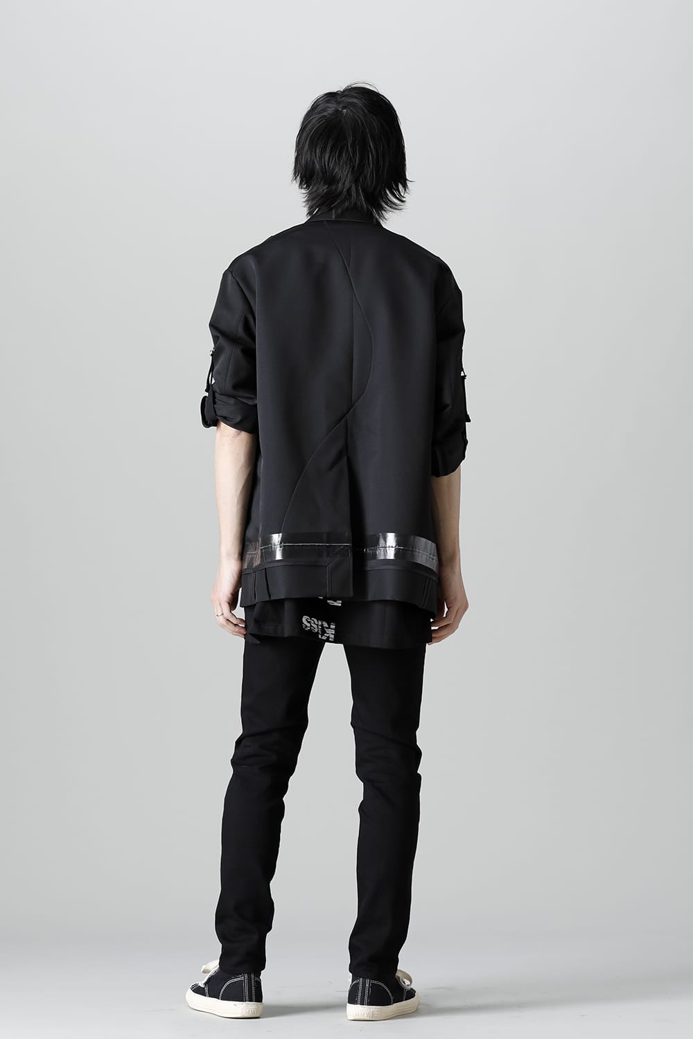 re-sized notched lapels jacket.