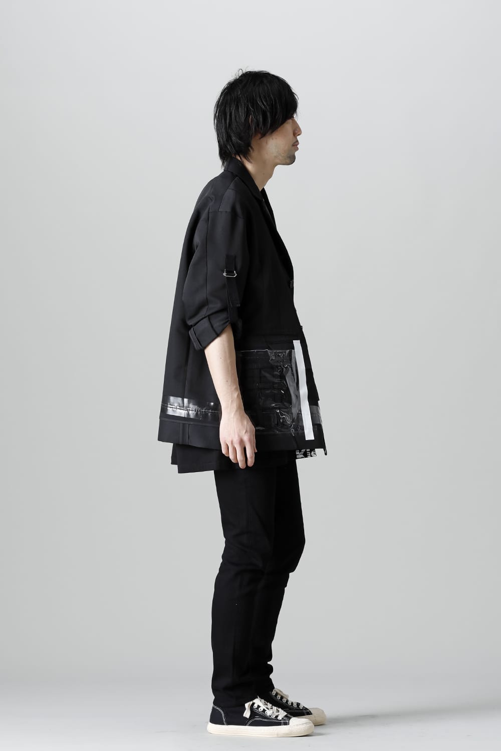 re-sized notched lapels jacket.