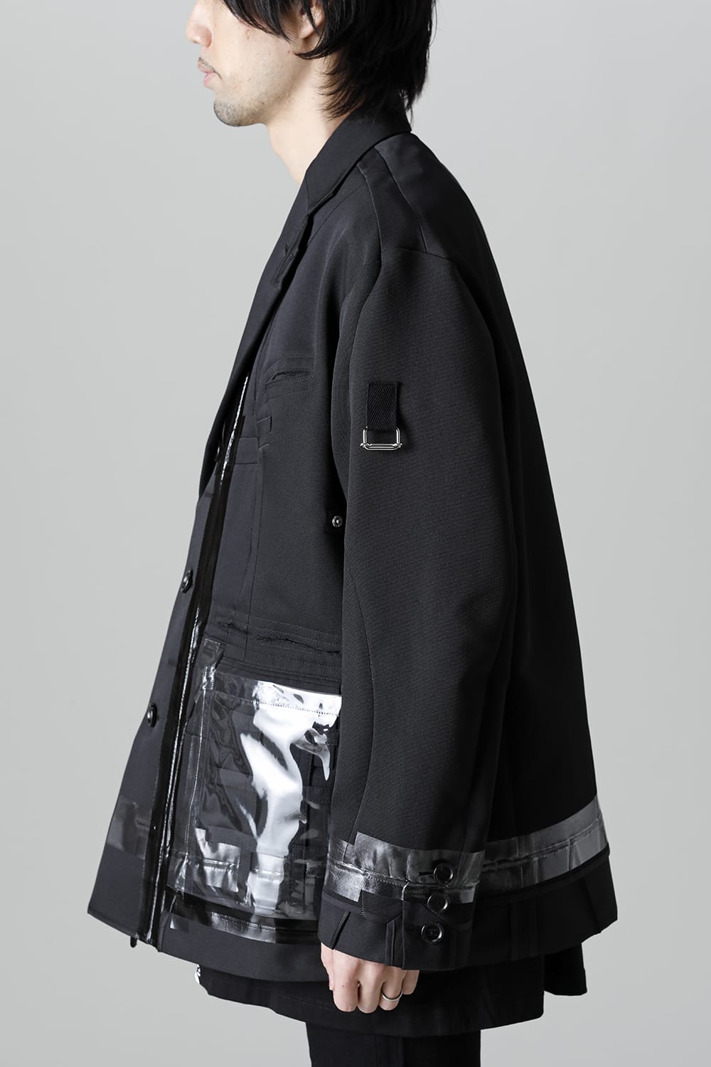 re-sized notched lapels jacket.