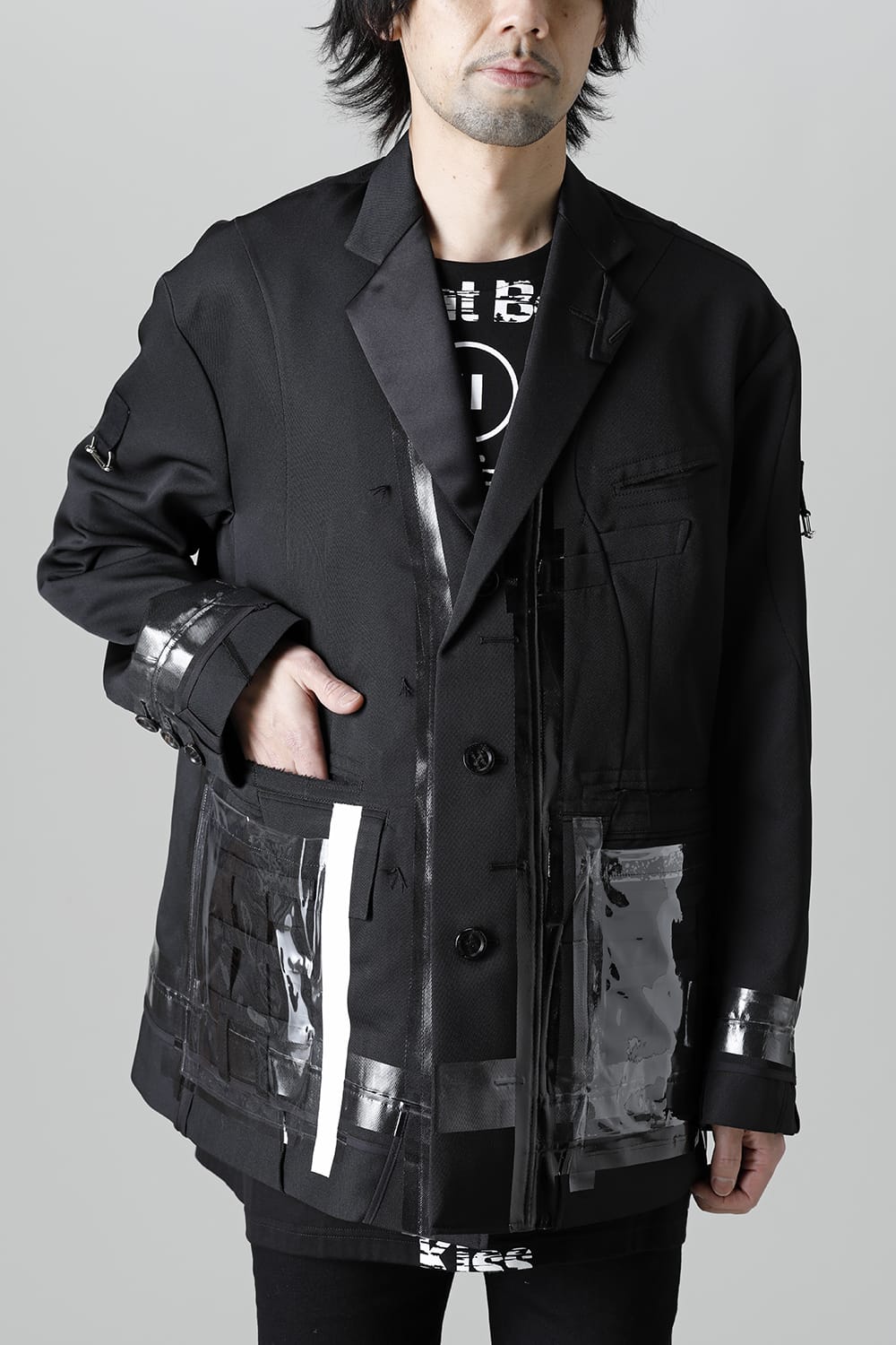 re-sized notched lapels jacket.