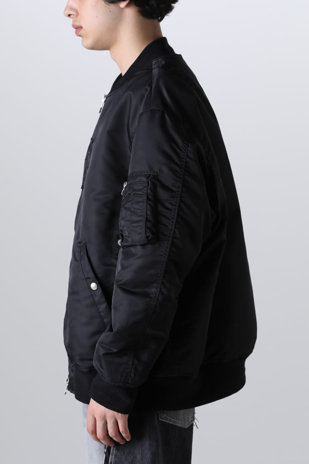 back gusset sleeve flight jacket.