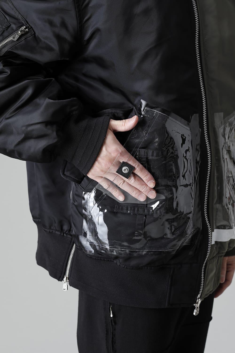 Oversized Two-tone Flight jacket. Olive x Black