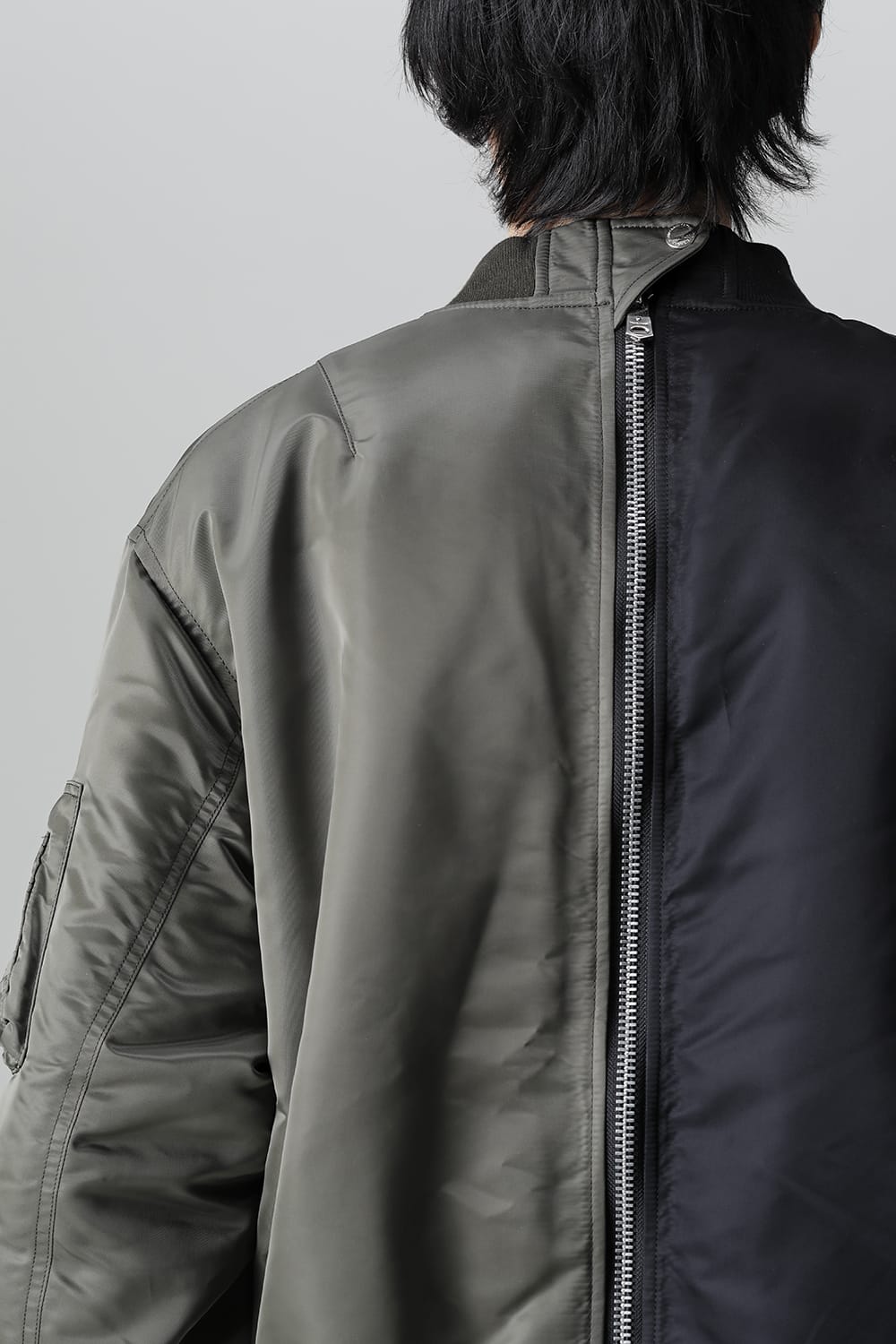 Oversized Two-tone Flight jacket. Olive x Black