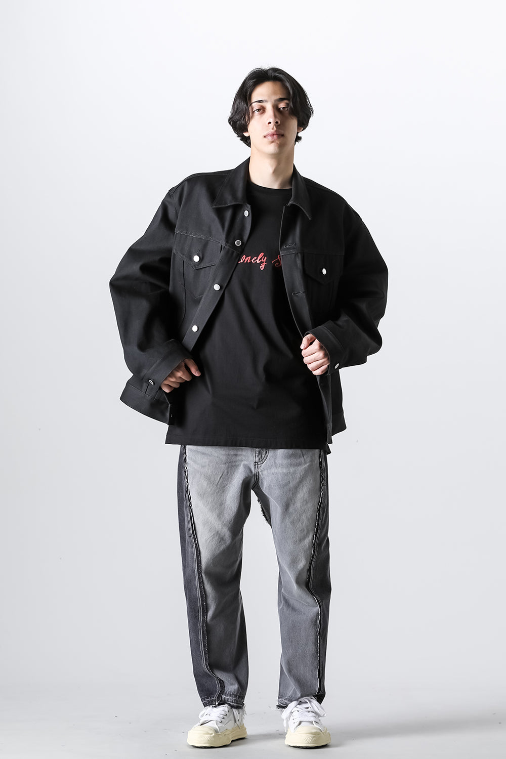 back gusset sleeve tracker jacket. black