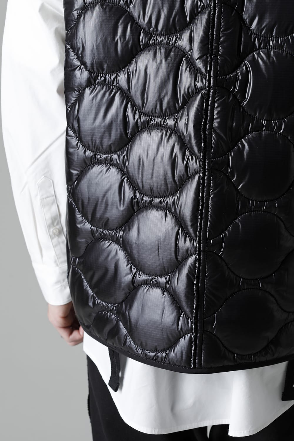 Oversized Quilting Liner Vest. Black