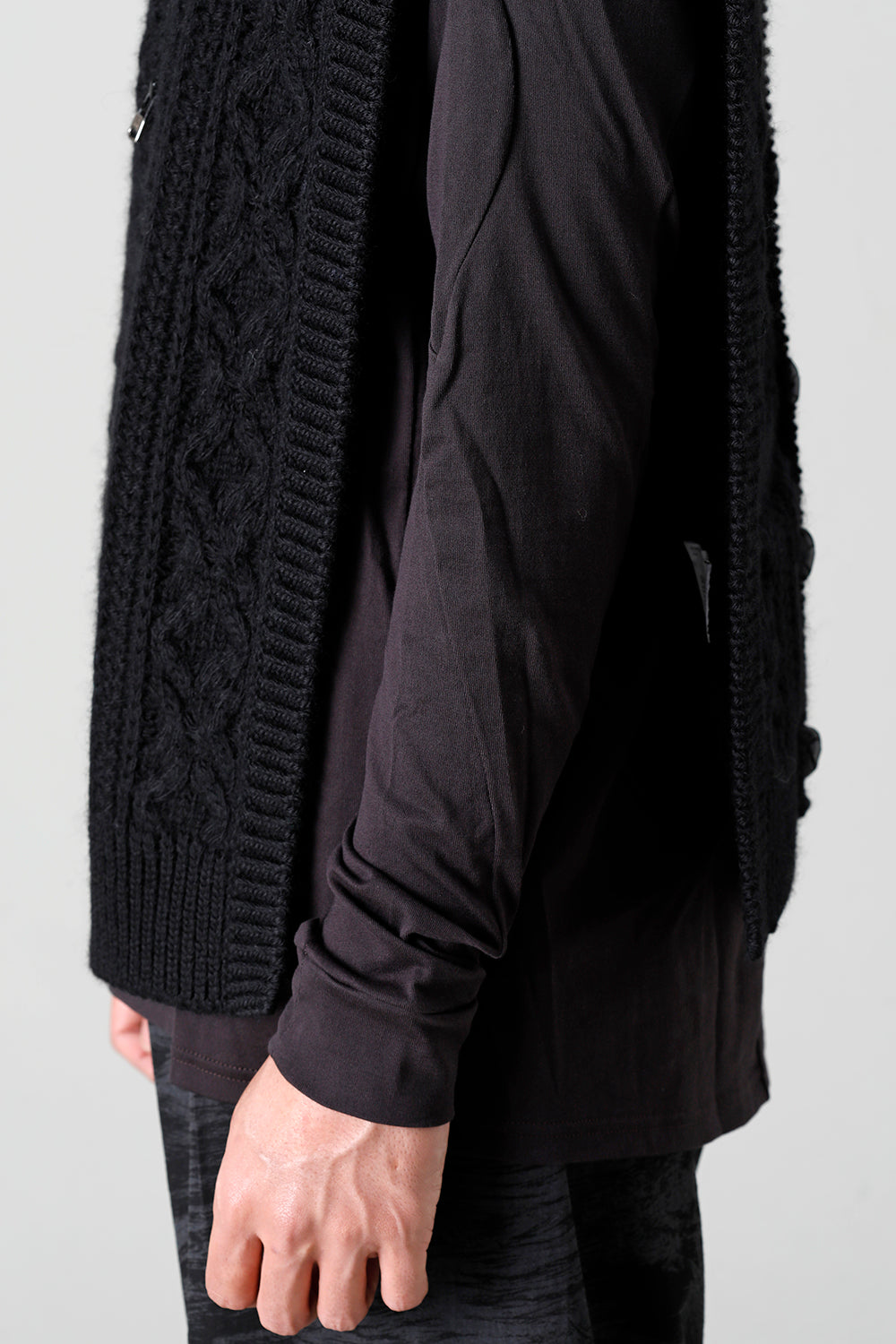 reverse double zip aran pattern vest Black
