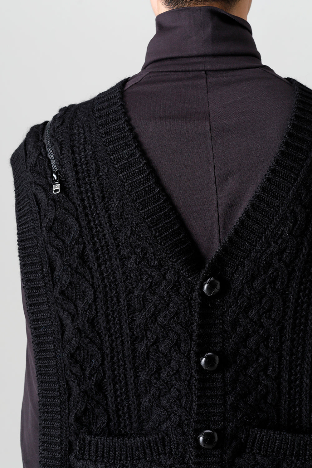 reverse double zip aran pattern vest Black