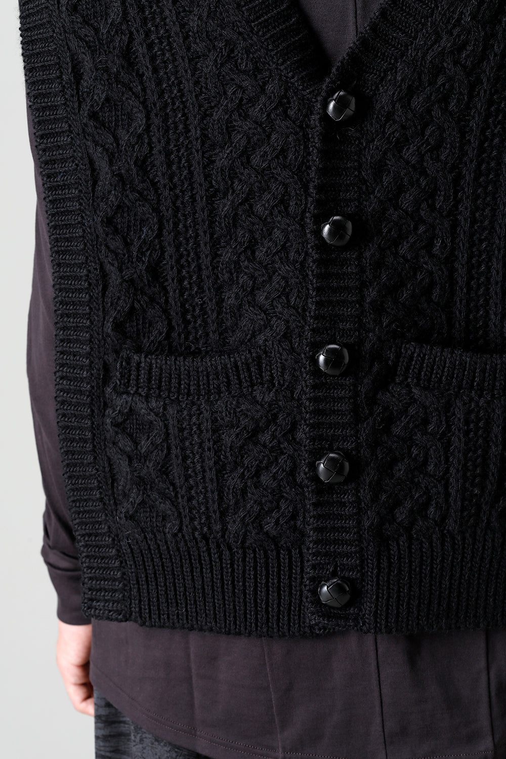 reverse double zip aran pattern vest Black