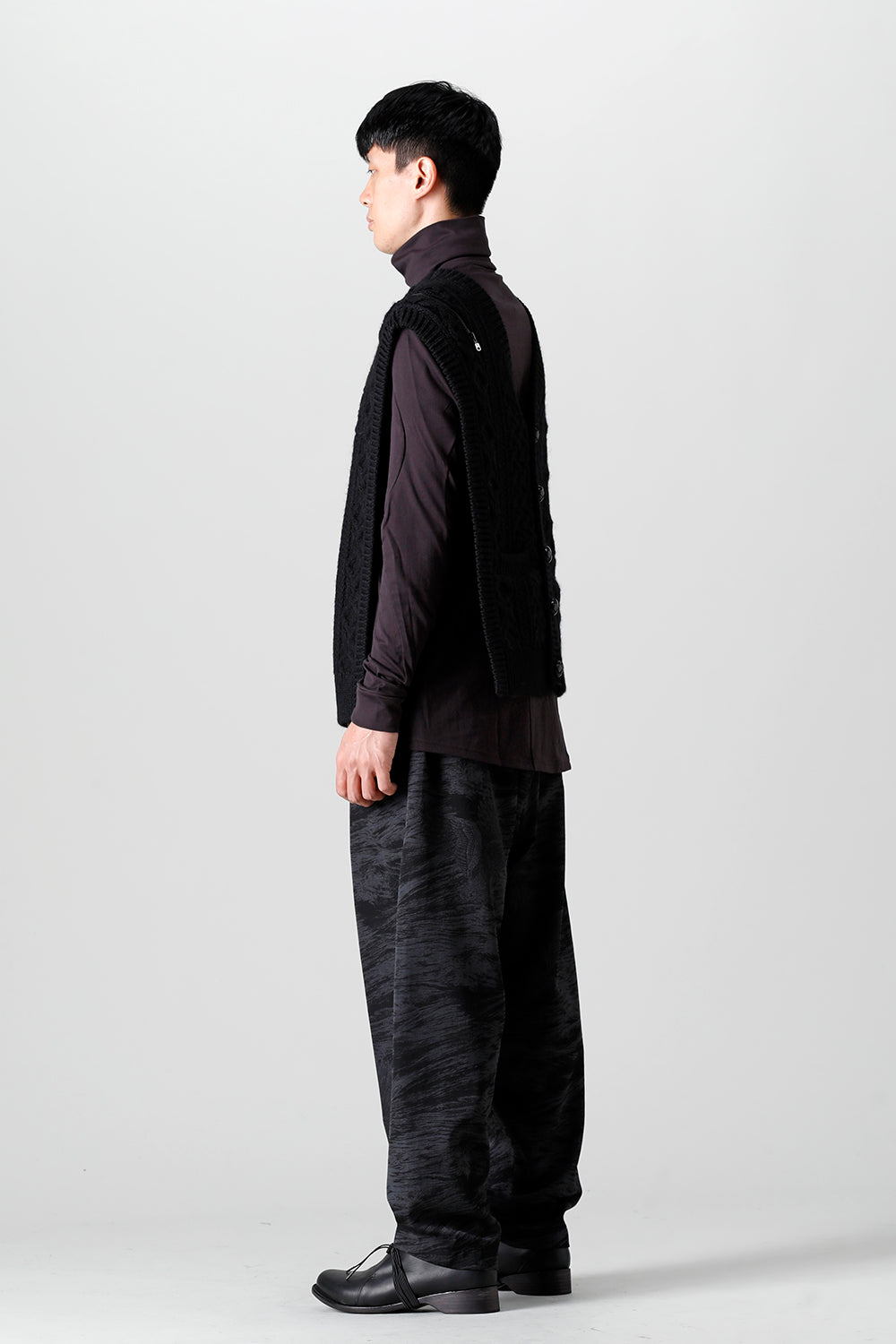 reverse double zip aran pattern vest Black