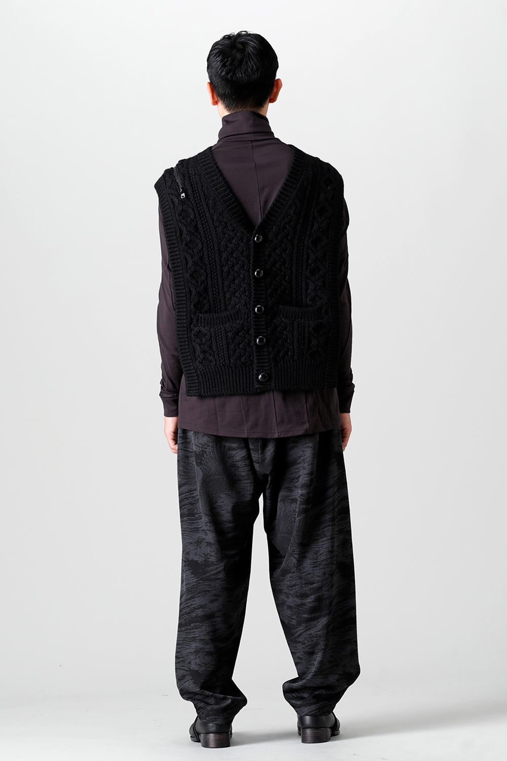 reverse double zip aran pattern vest Black