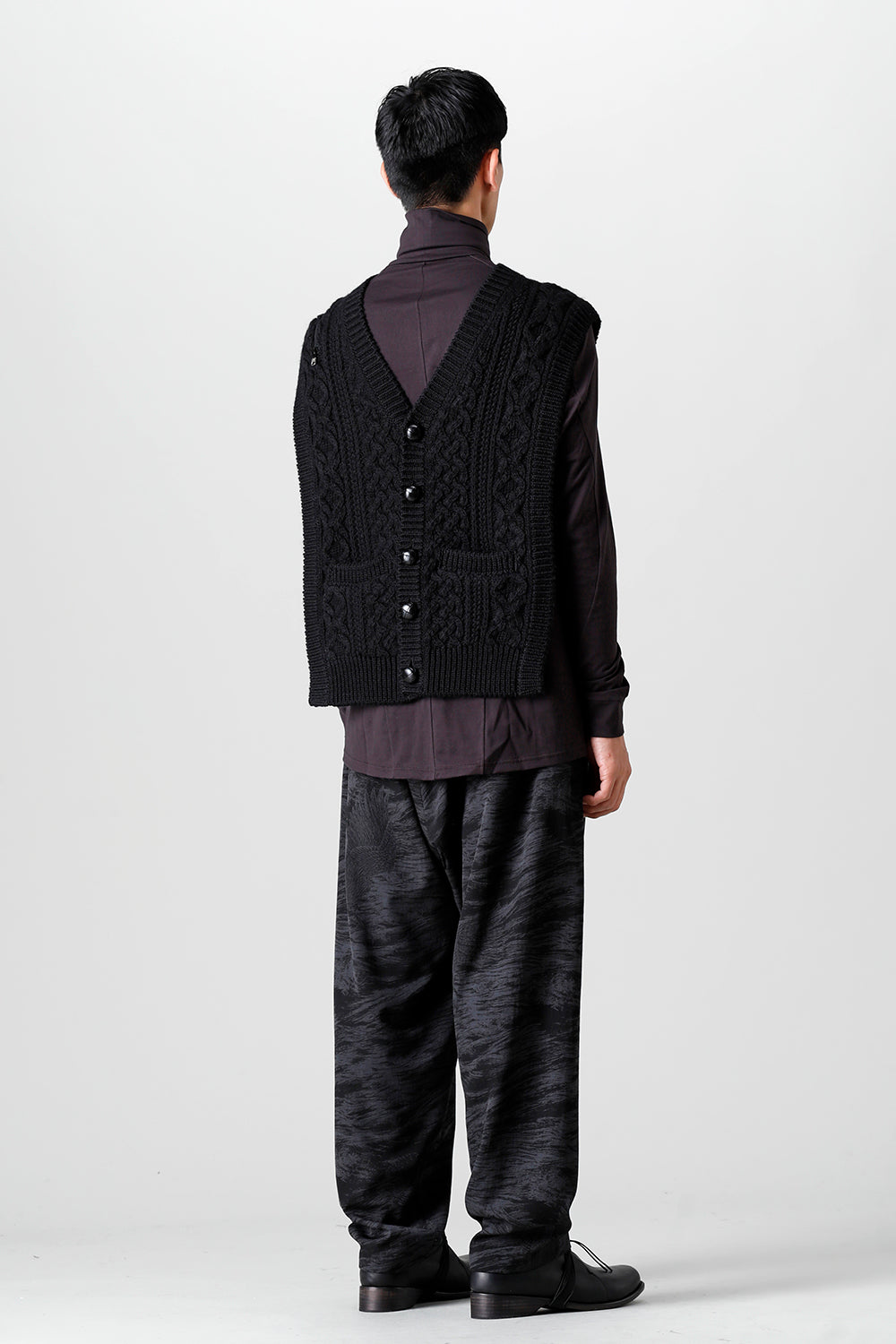 reverse double zip aran pattern vest Black