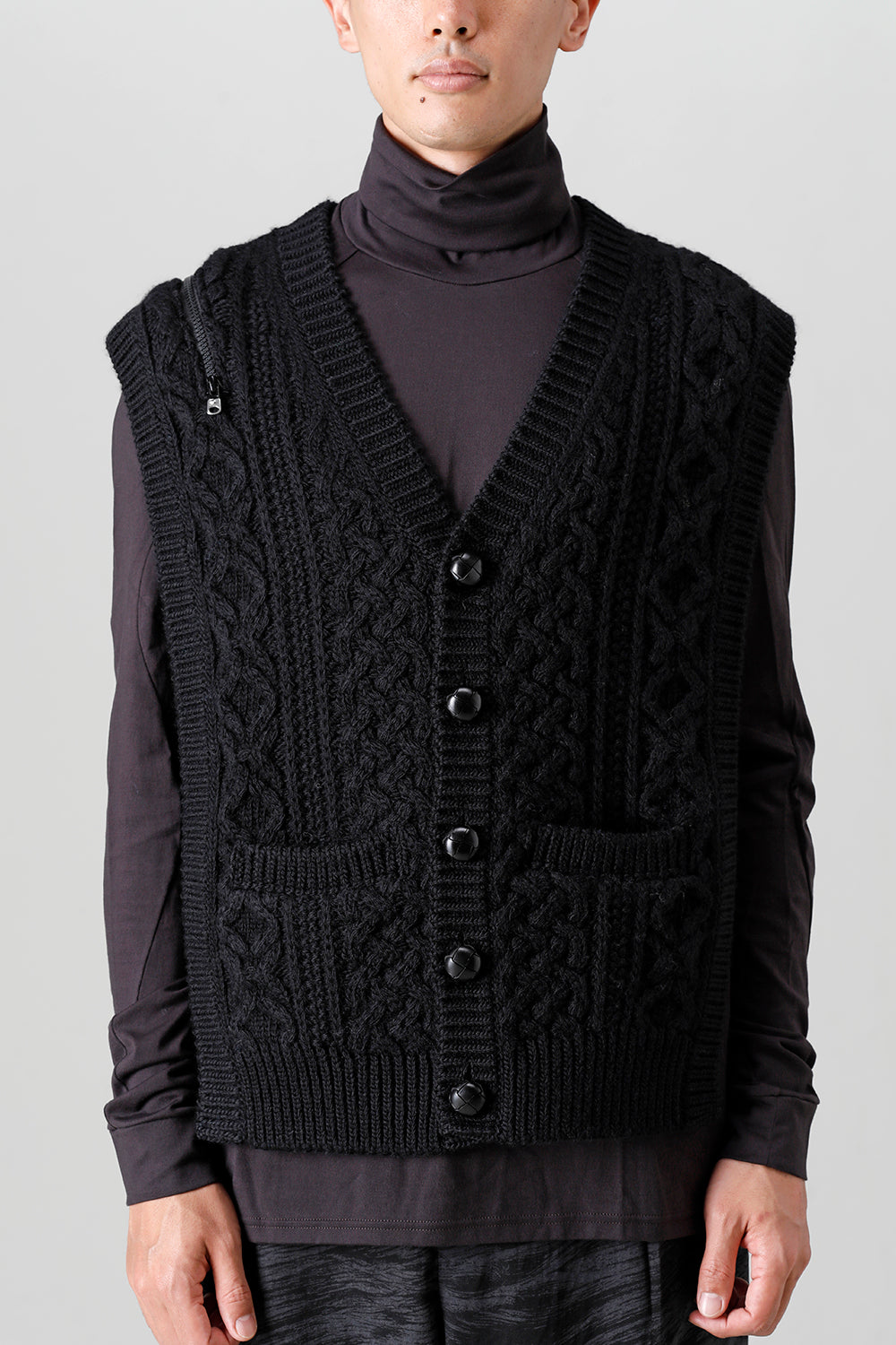 reverse double zip aran pattern vest Black