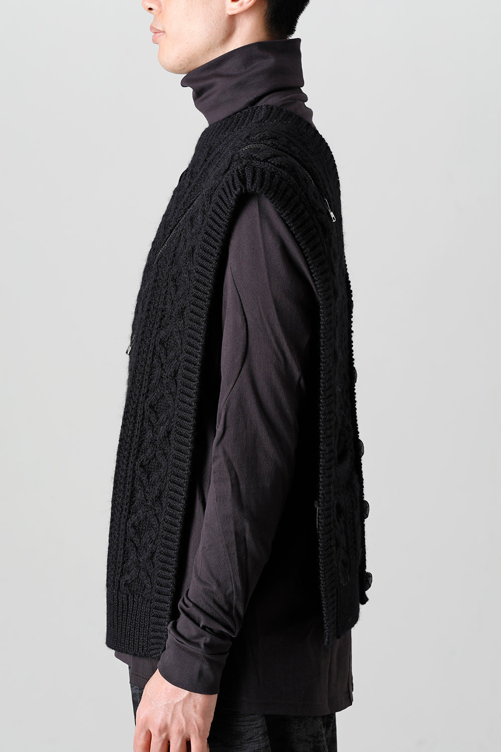 reverse double zip aran pattern vest Black