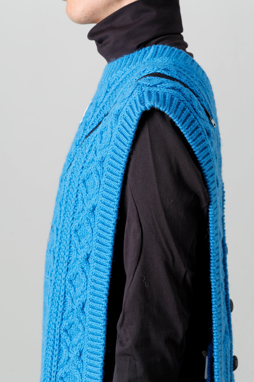 reverse double zip aran pattern vest L.Blue