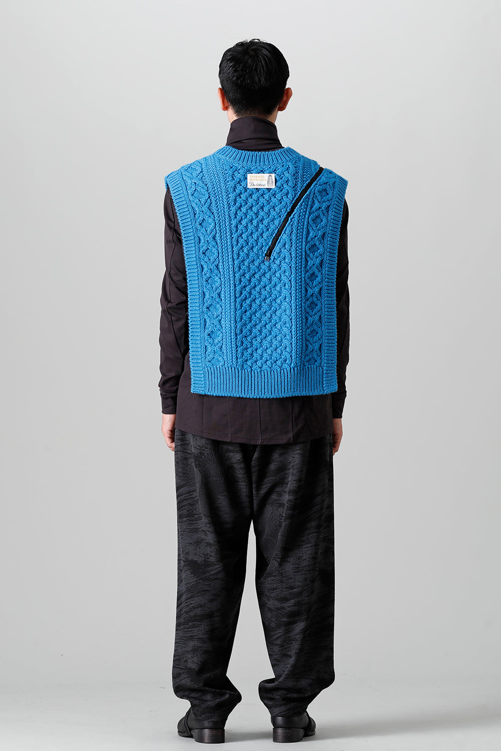 reverse double zip aran pattern vest L.Blue