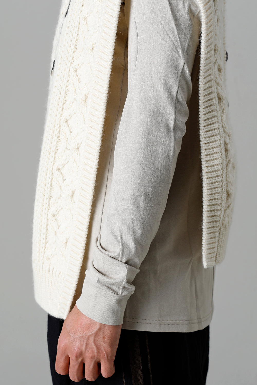 reverse double zip aran pattern vest White