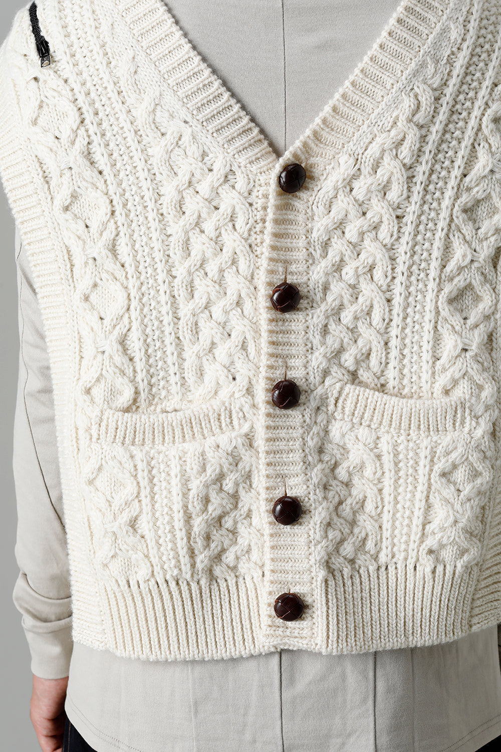 reverse double zip aran pattern vest White
