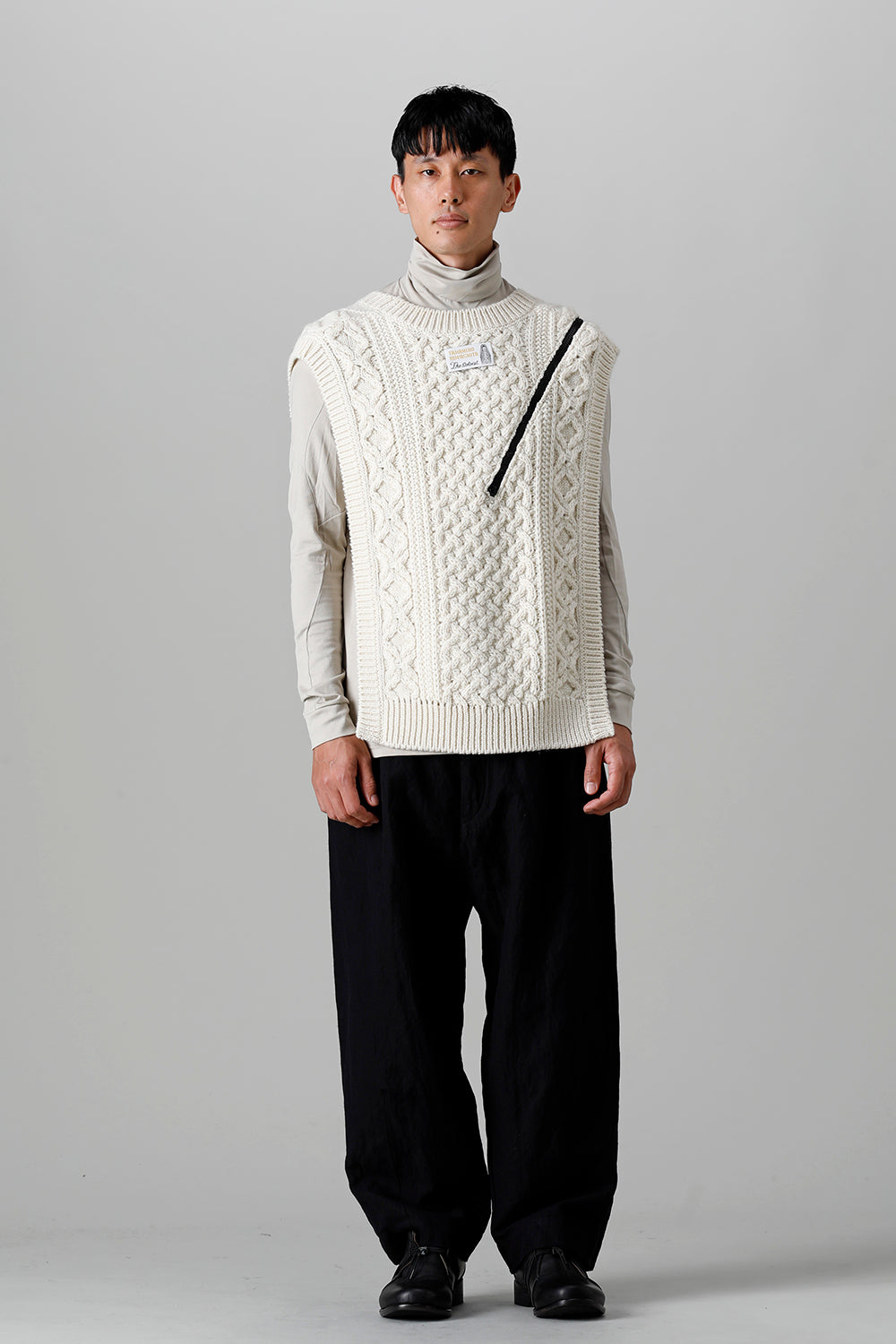 reverse double zip aran pattern vest White