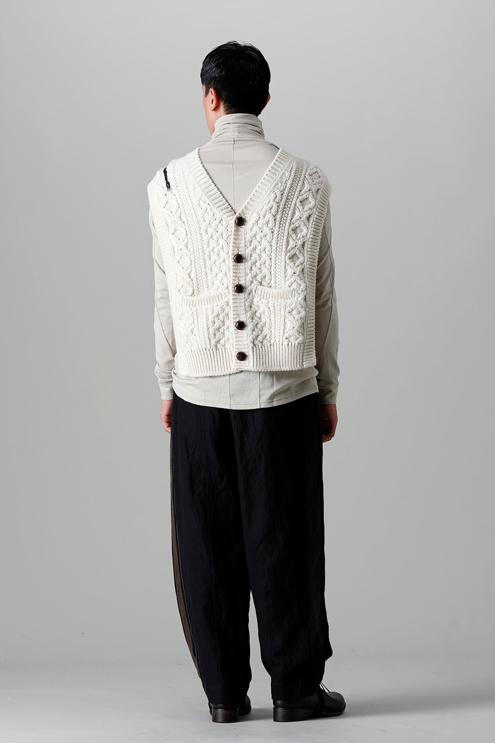 reverse double zip aran pattern vest White