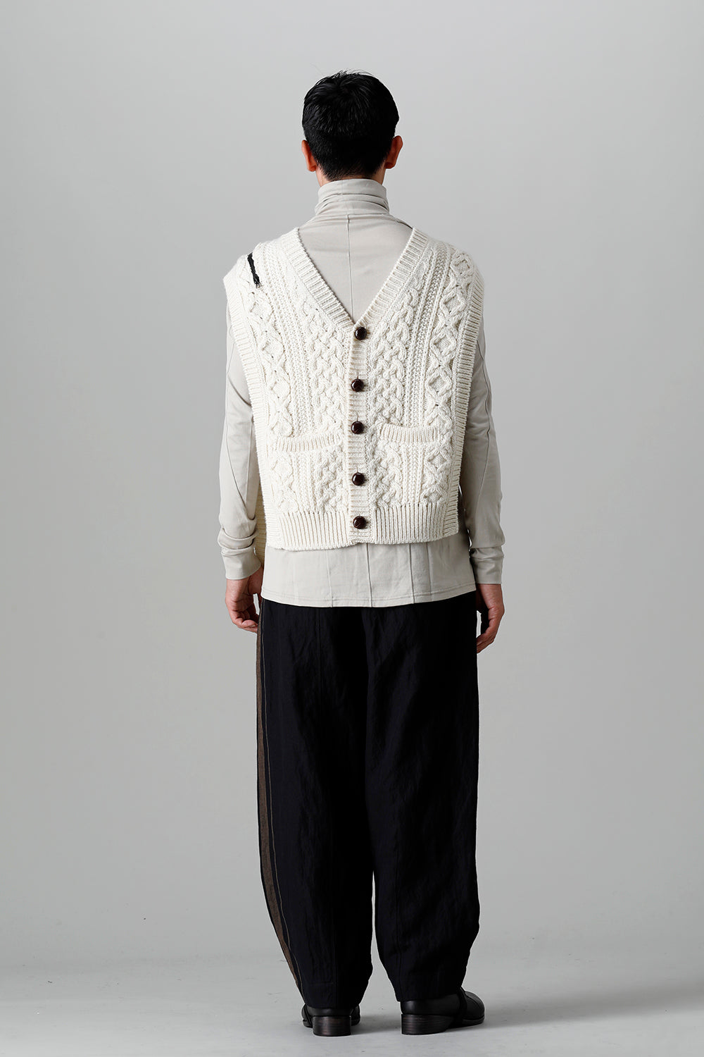 reverse double zip aran pattern vest White