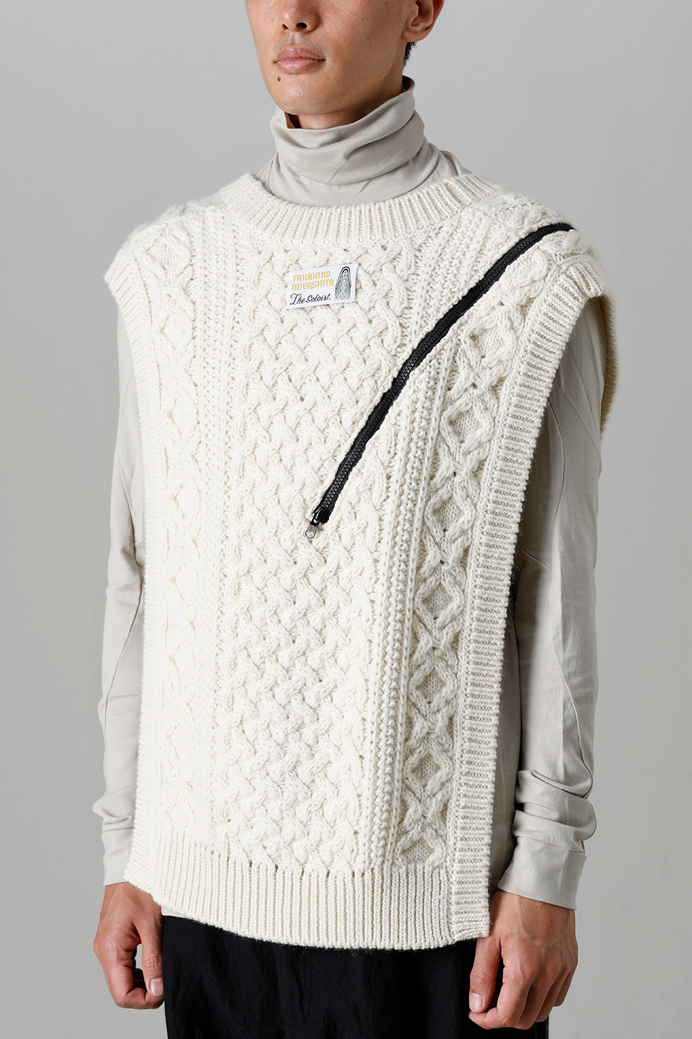 reverse double zip aran pattern vest White