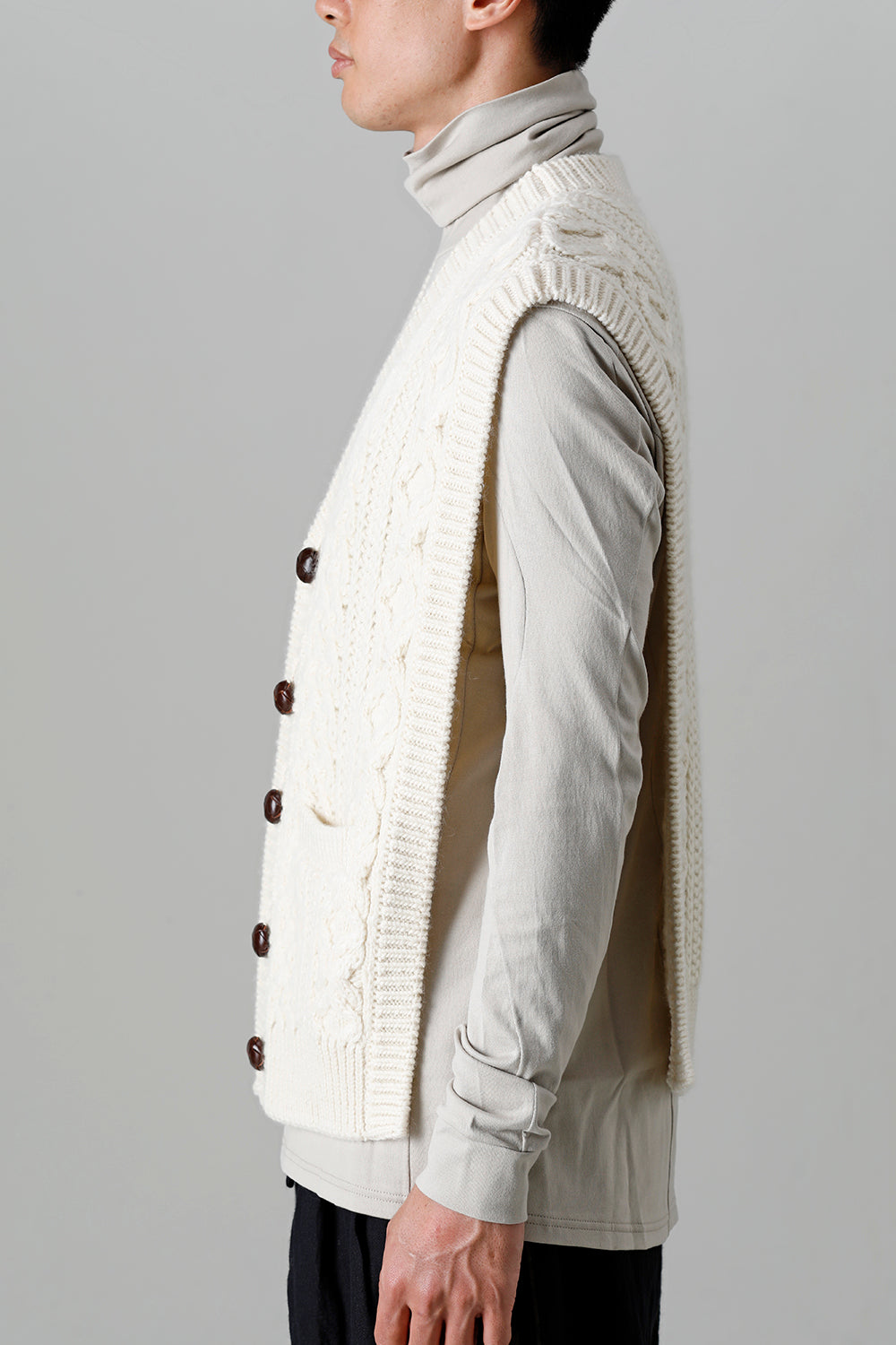 reverse double zip aran pattern vest White