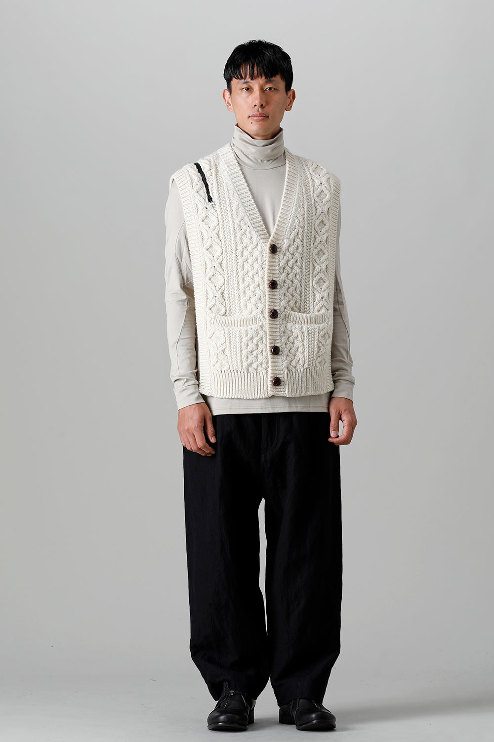 reverse double zip aran pattern vest White