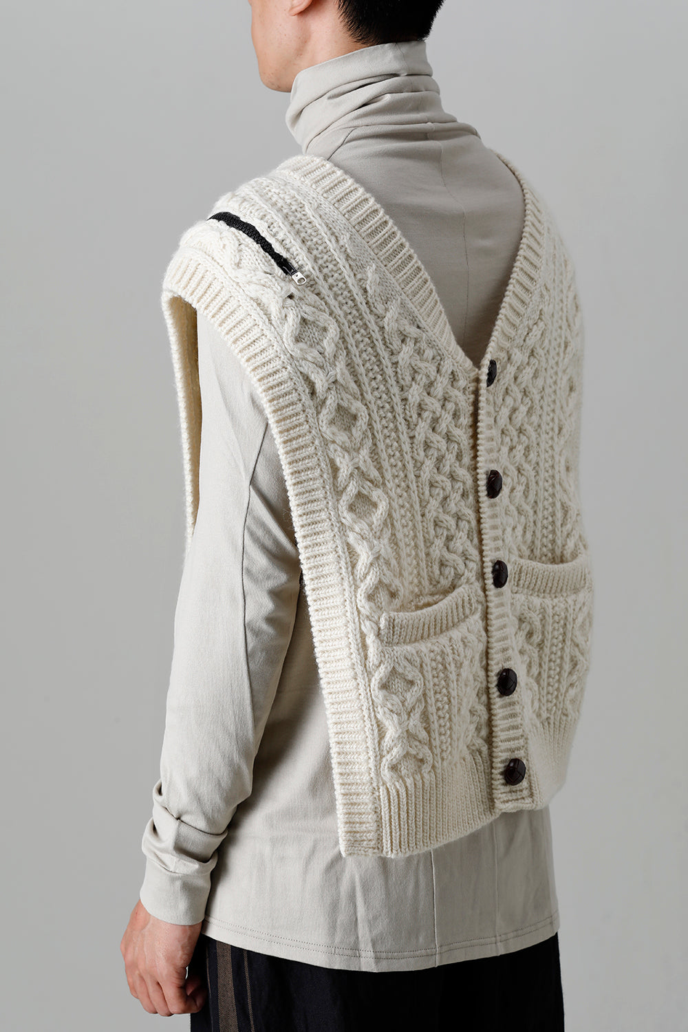 reverse double zip aran pattern vest White