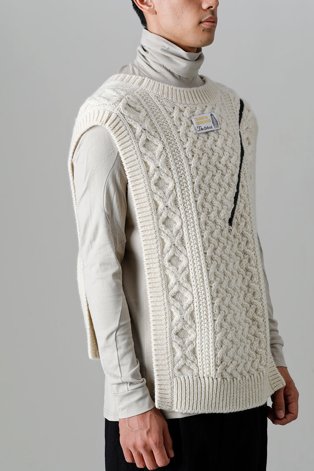 reverse double zip aran pattern vest White