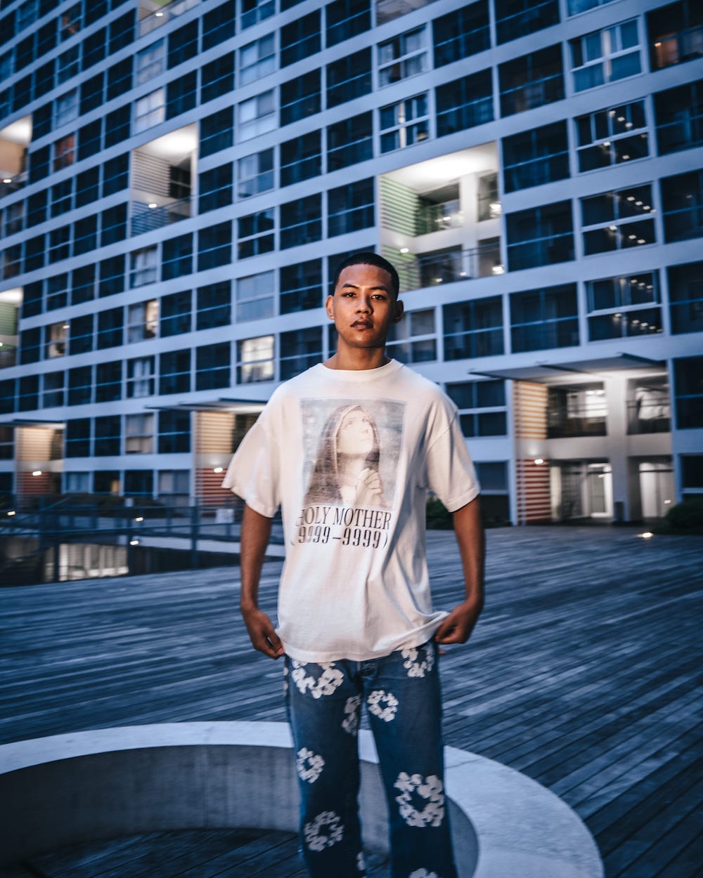 HOLY MOTHER Short sleeve T-shirt