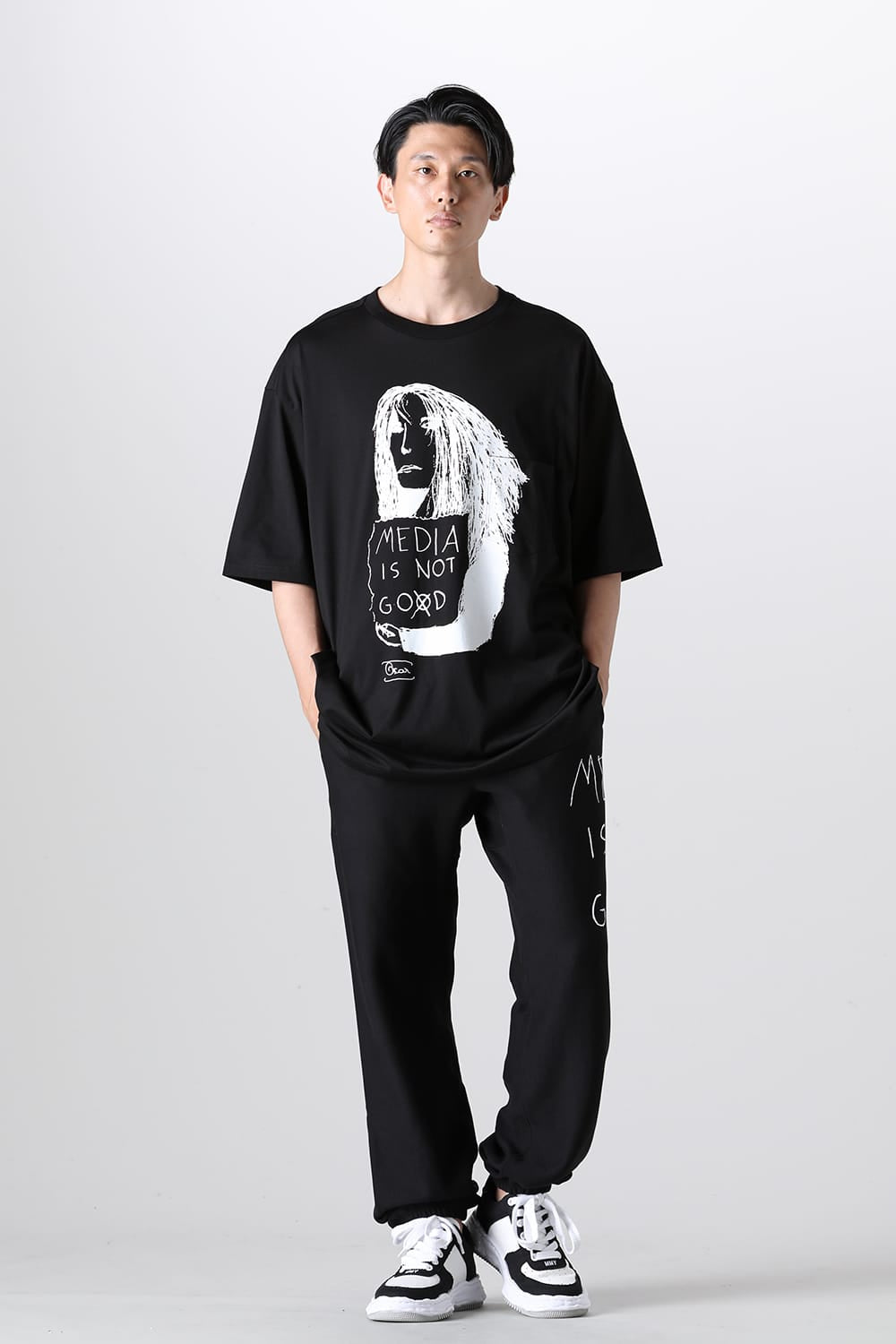 Oversized S/S Pocket tee (media is not go⨂d. type 1) Black